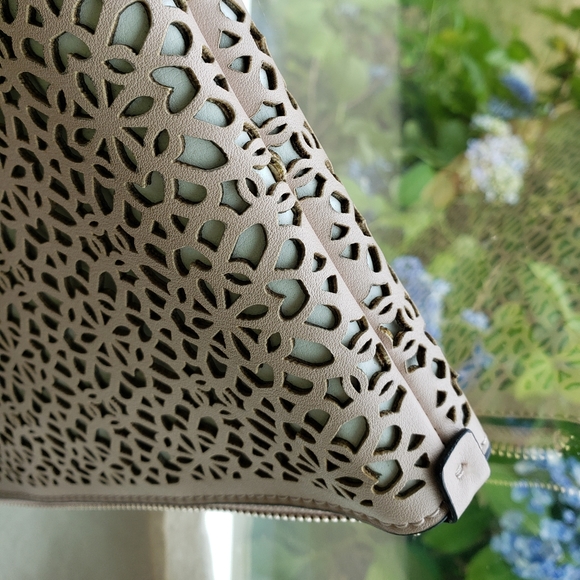 Ivanka Trump leather tablet zip case/ Tech sleeve - Picture 2 of 6